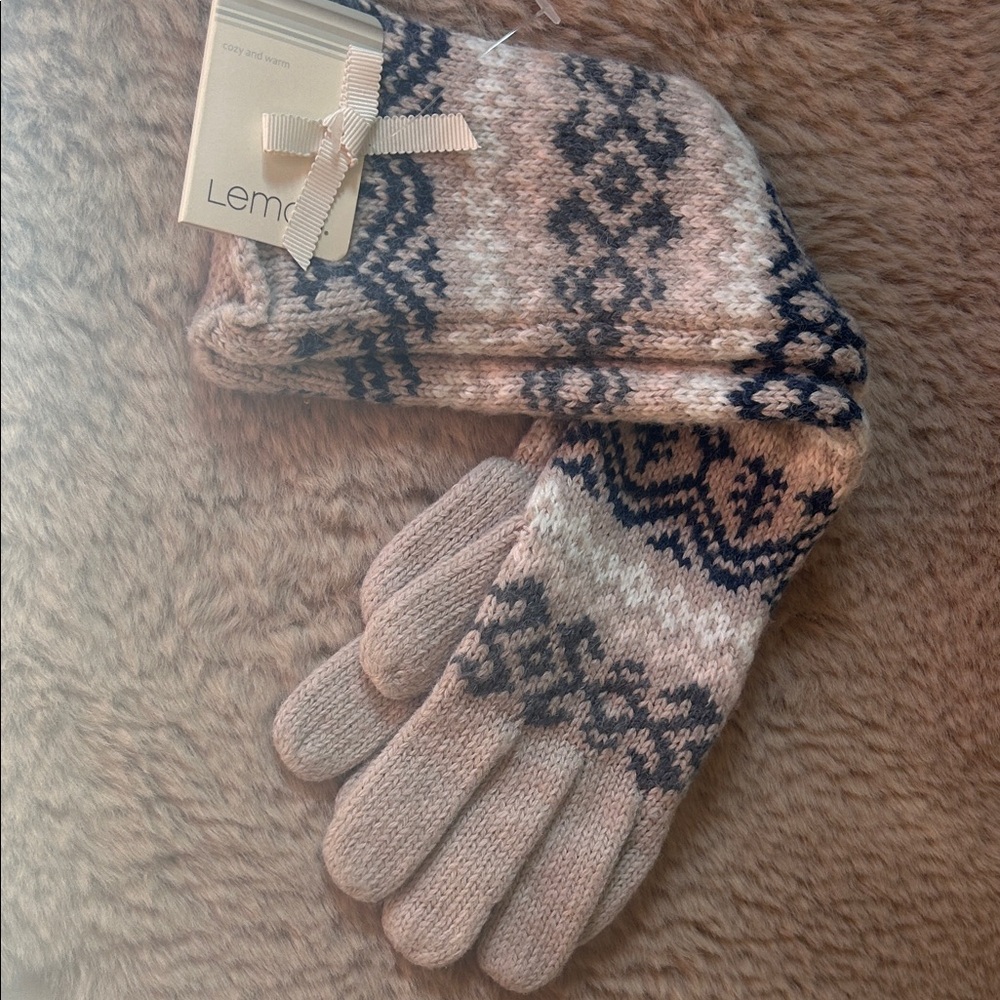 Lemon Nordic Patterned Knit Gloves